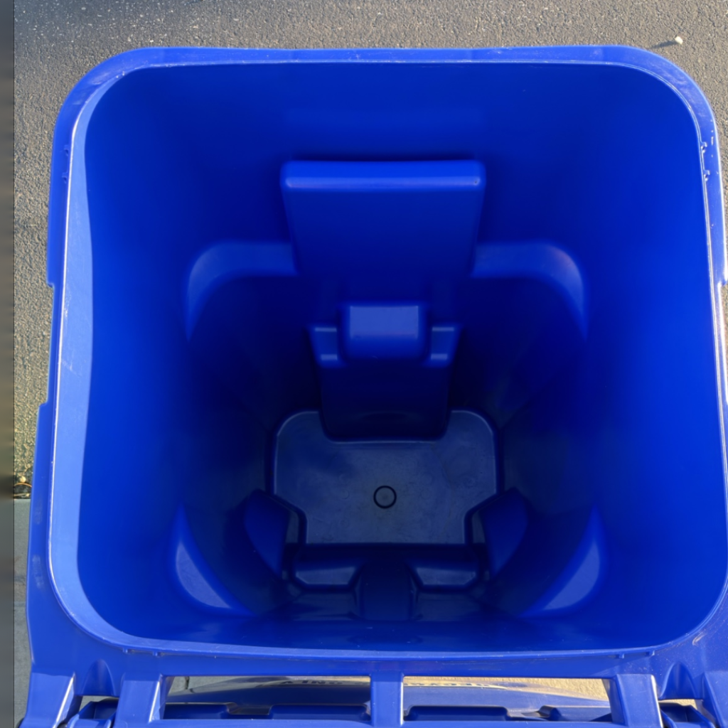 The same trash bin interior after a RinseRight wash